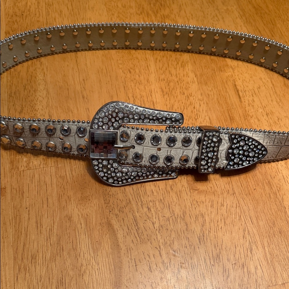 Cream Colored Rhinestone Western Buckle Belt